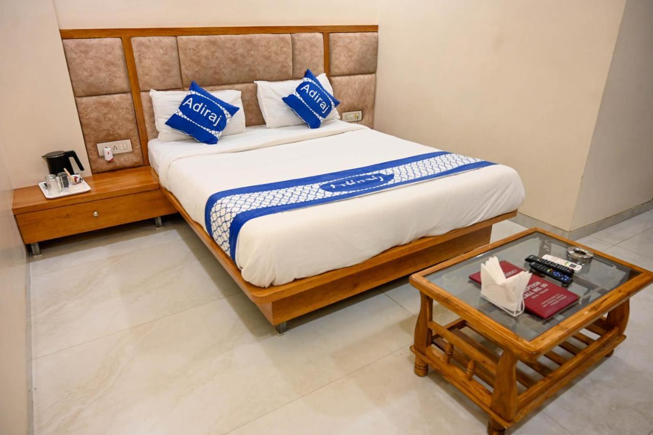 Adiraj Residency Hotel Nova Bombaim Exterior foto