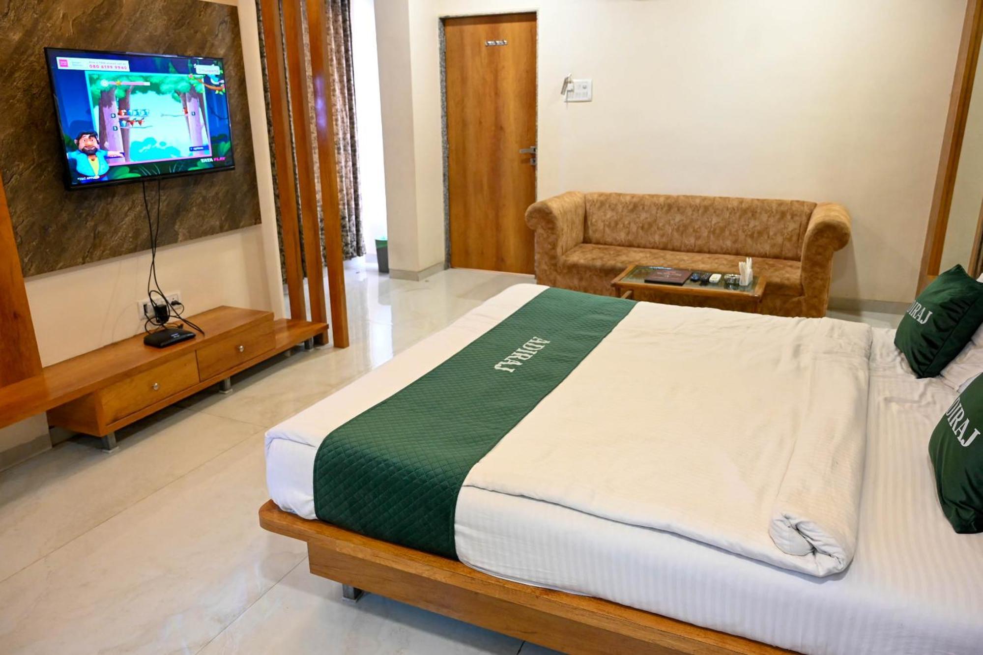 Adiraj Residency Hotel Nova Bombaim Exterior foto