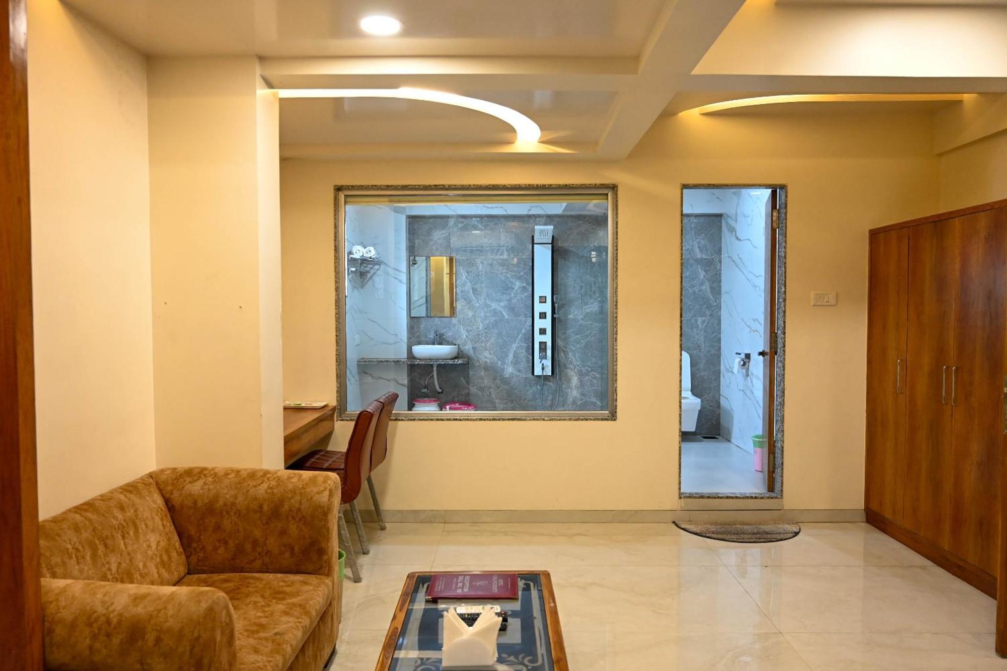 Adiraj Residency Hotel Nova Bombaim Exterior foto
