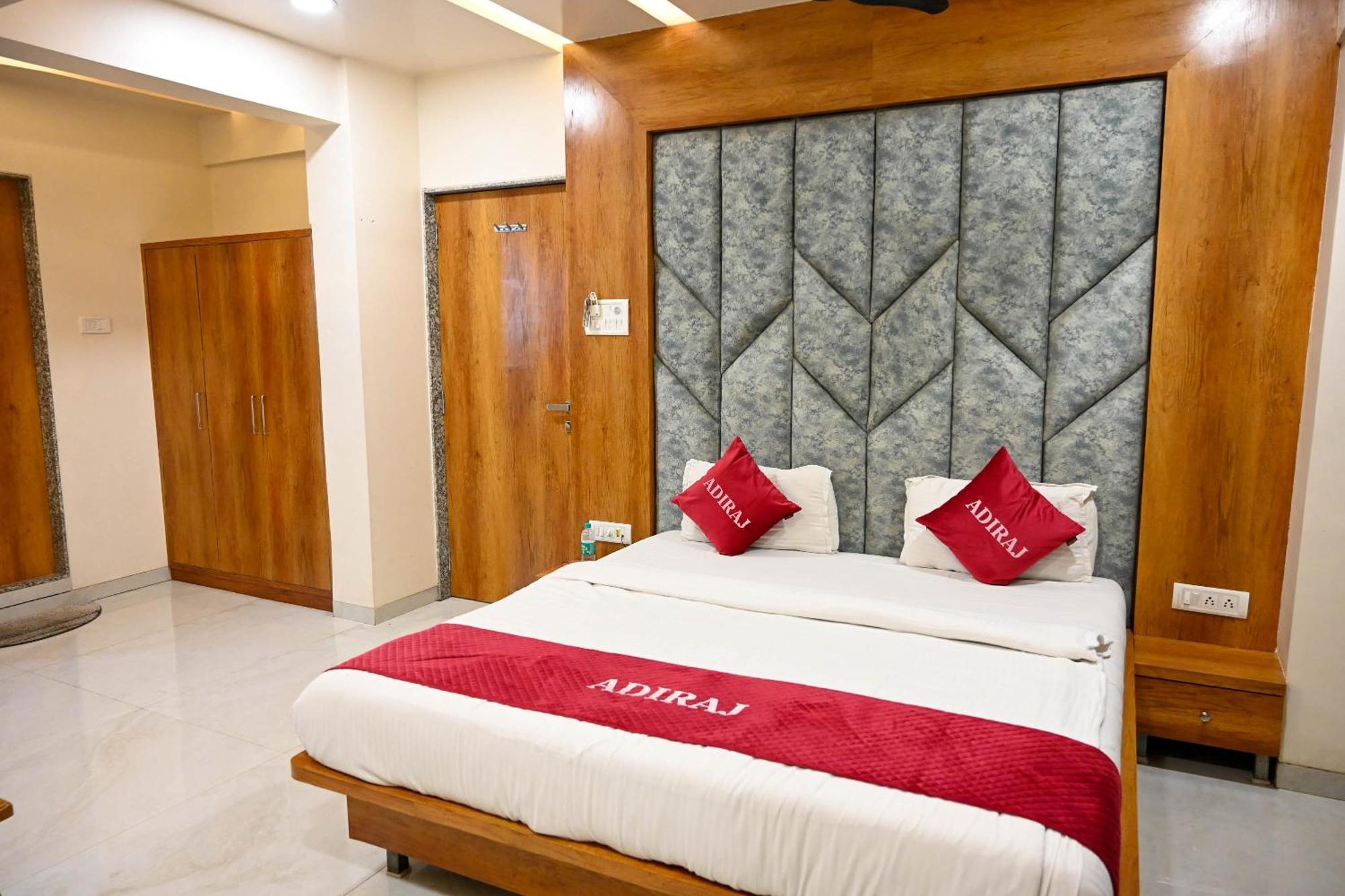 Adiraj Residency Hotel Nova Bombaim Exterior foto