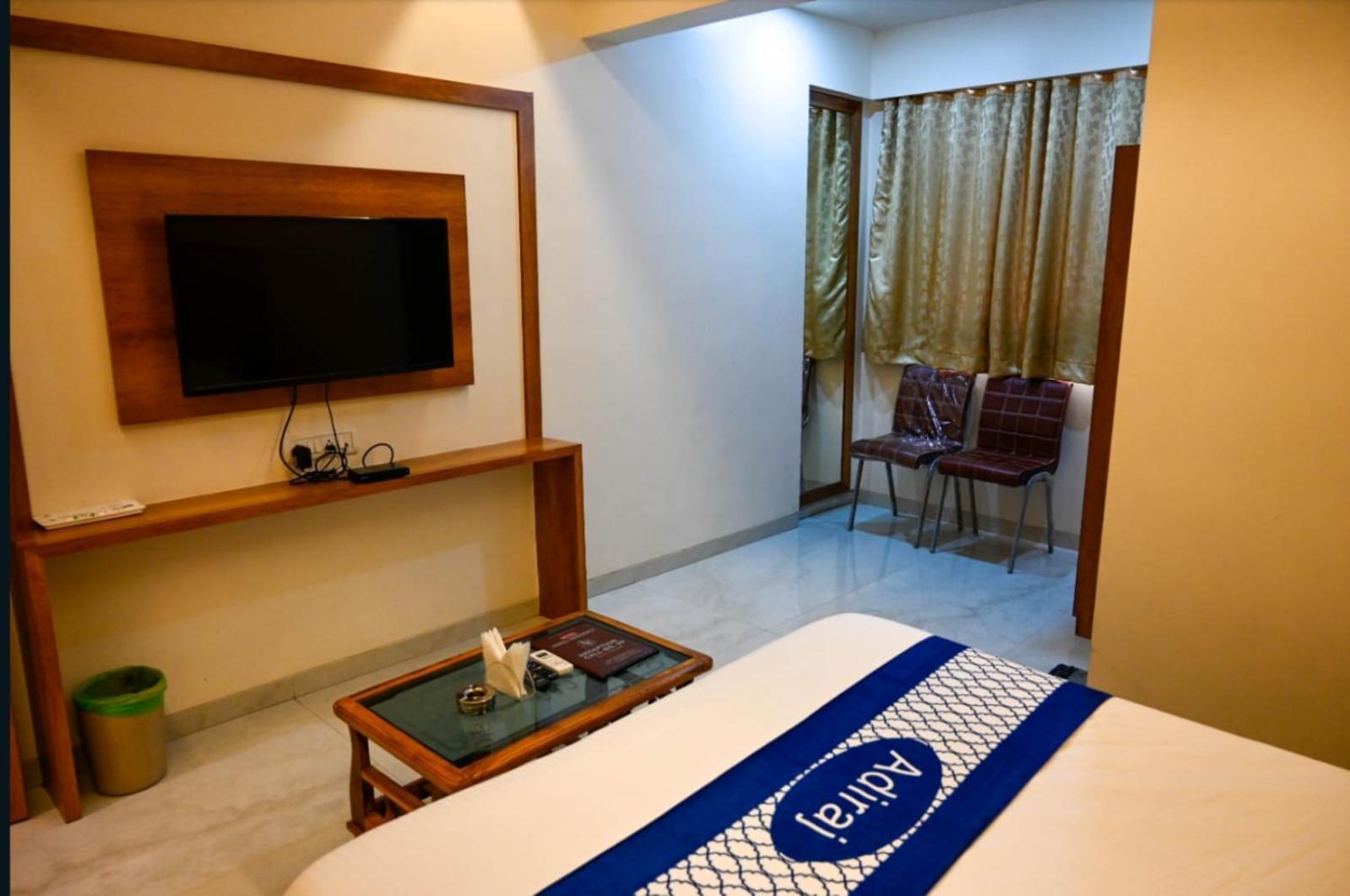 Adiraj Residency Hotel Nova Bombaim Exterior foto